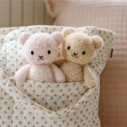 Baby Bouclé Bear (strawberry) - Cuddleandkind -Cuddle Kind 06 Babybouclebear strawberry